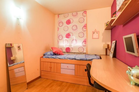 Lägenhet till salu i Barcelona, Spanien 4 sovrum, 122 kvm. Nr. 164617 - foto 16