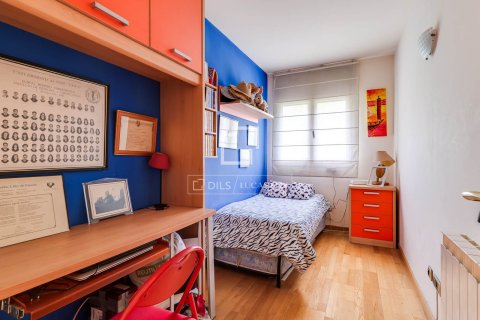 Lägenhet till salu i Barcelona, Spanien 4 sovrum, 122 kvm. Nr. 164617 - foto 12