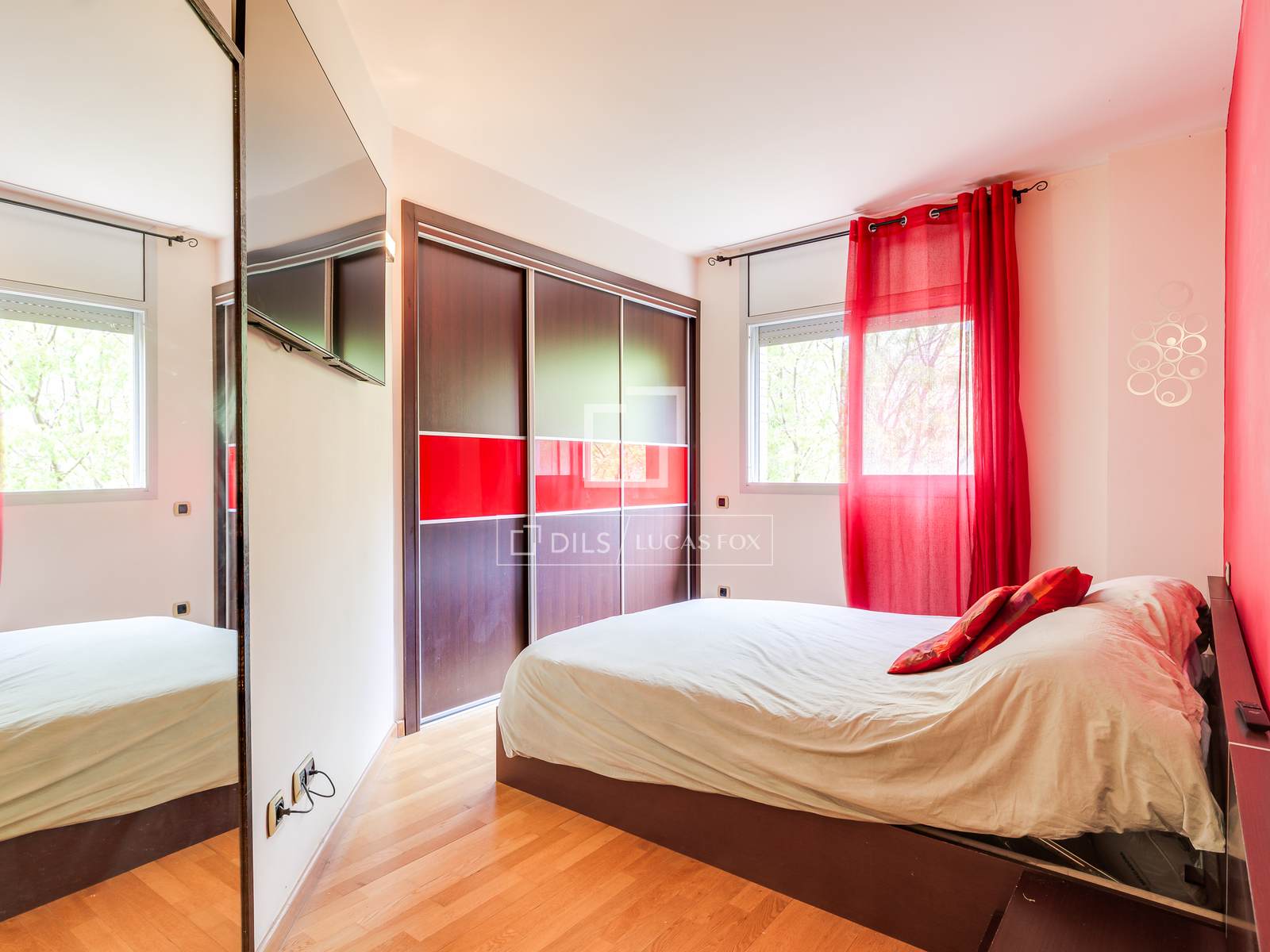 Apartment in Barcelona, Spain 4 bedrooms, 122 sq.m. No. 164617
