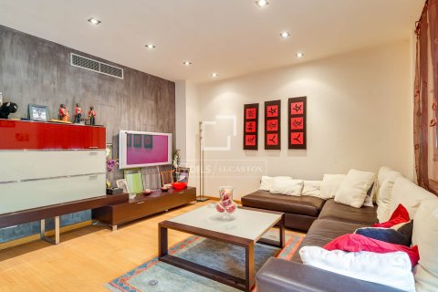 Lägenhet till salu i Barcelona, Spanien 4 sovrum, 122 kvm. Nr. 164617 - foto 4