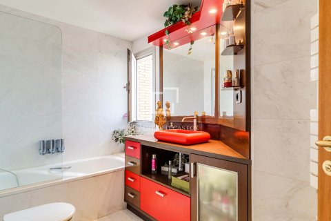 Lägenhet till salu i Barcelona, Spanien 4 sovrum, 122 kvm. Nr. 164617 - foto 14