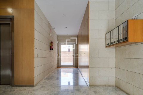 Lägenhet till salu i Barcelona, Spanien 4 sovrum, 122 kvm. Nr. 164617 - foto 23