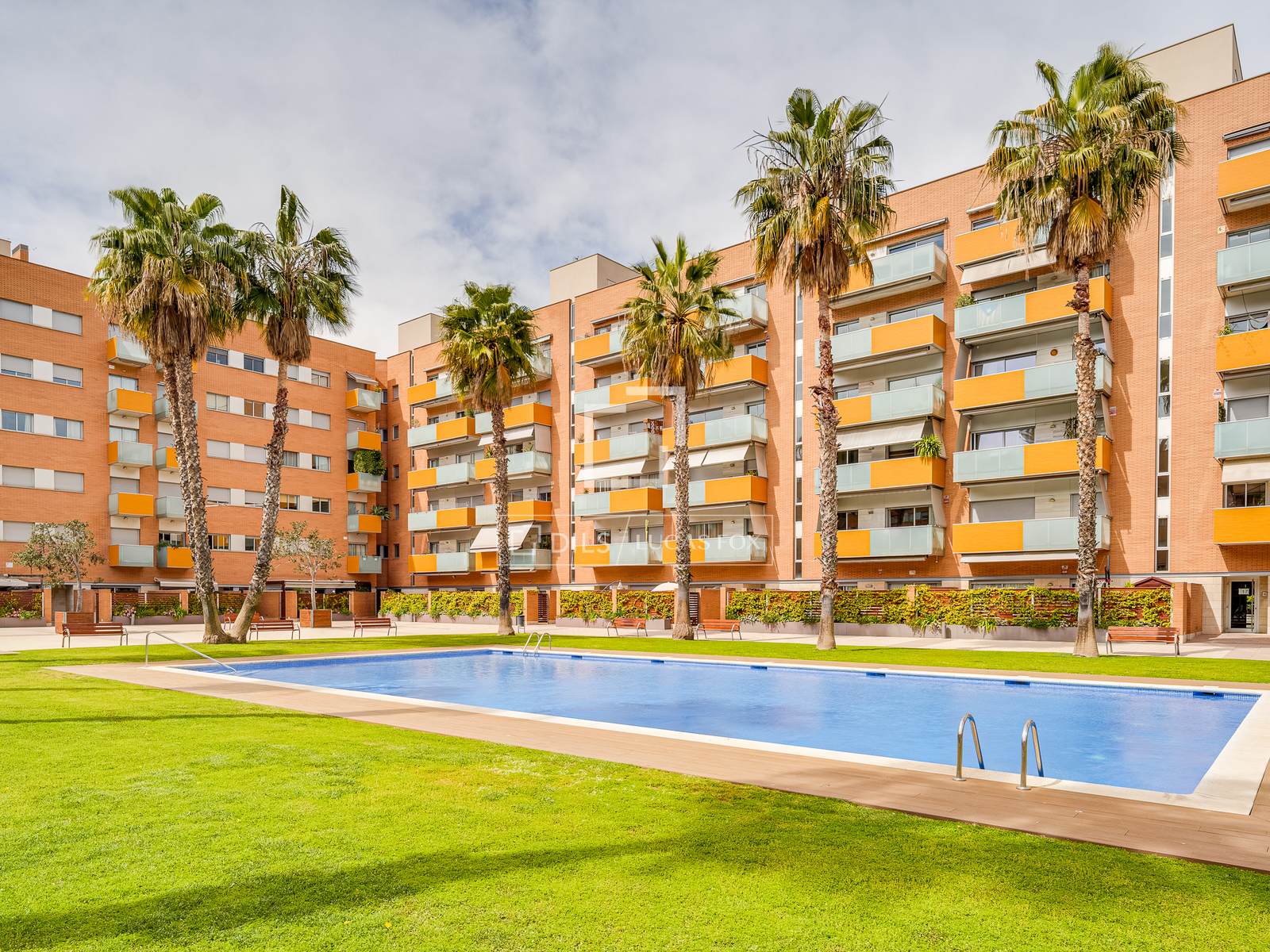 Apartment in Barcelona, Spain 4 bedrooms, 122 sq.m. No. 164617