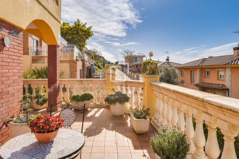 Villa for sale in Vilassar de Dalt, Barcelona, Spain 4 bedrooms, 231 sq.m. No. 164615 - photo 24