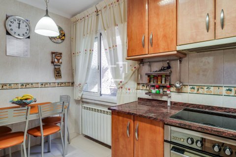 Villa for sale in Vilassar de Dalt, Barcelona, Spain 4 bedrooms, 231 sq.m. No. 164615 - photo 17