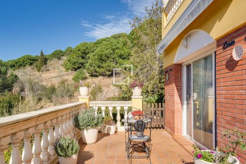 Villa for sale in Vilassar de Dalt, Barcelona, Spain 4 bedrooms, 231 sq.m. No. 164615 - photo 28