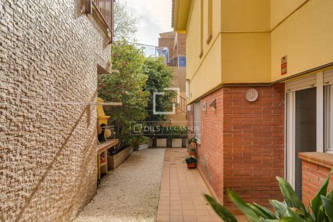 Villa for sale in Vilassar de Dalt, Barcelona, Spain 4 bedrooms, 231 sq.m. No. 164615 - photo 20