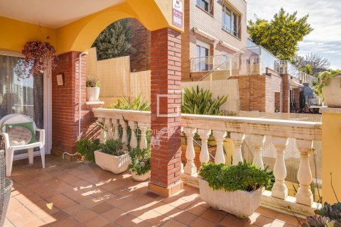 Villa for sale in Vilassar de Dalt, Barcelona, Spain 4 bedrooms, 231 sq.m. No. 164615 - photo 26