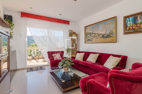 Villa for sale in Vilassar de Dalt, Barcelona, Spain 4 bedrooms, 231 sq.m. No. 164615 - photo 10