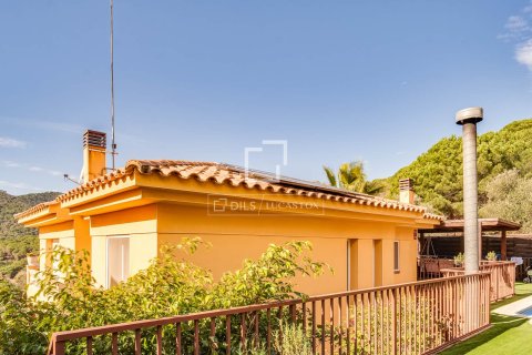 Villa for sale in Vilassar de Dalt, Barcelona, Spain 4 bedrooms, 231 sq.m. No. 164615 - photo 30