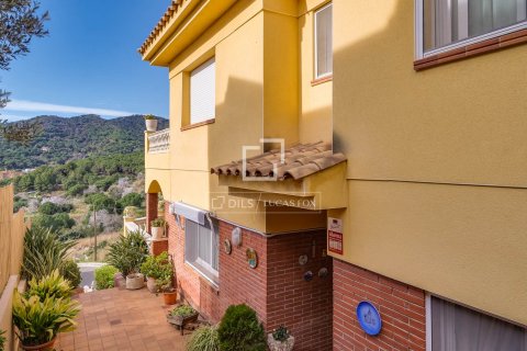 Villa for sale in Vilassar de Dalt, Barcelona, Spain 4 bedrooms, 231 sq.m. No. 164615 - photo 6