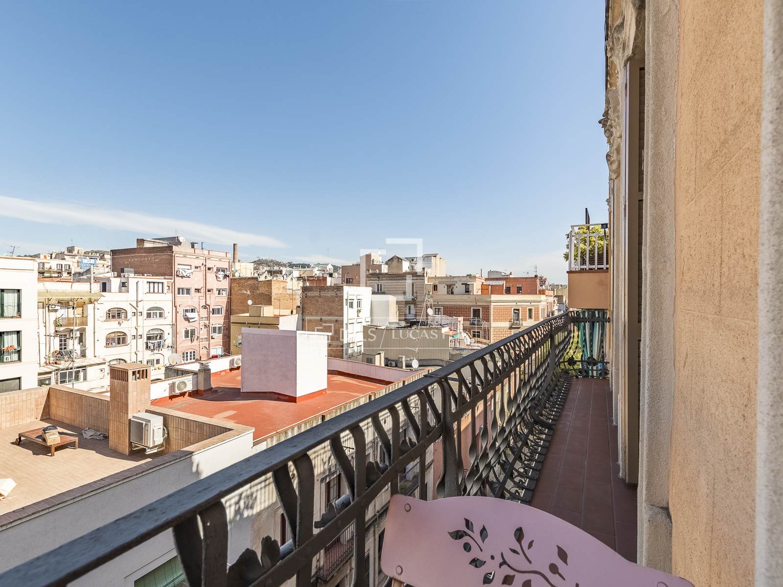 Apartment in Barcelona, Spain 2 bedrooms, 68 sq.m. No. 164613