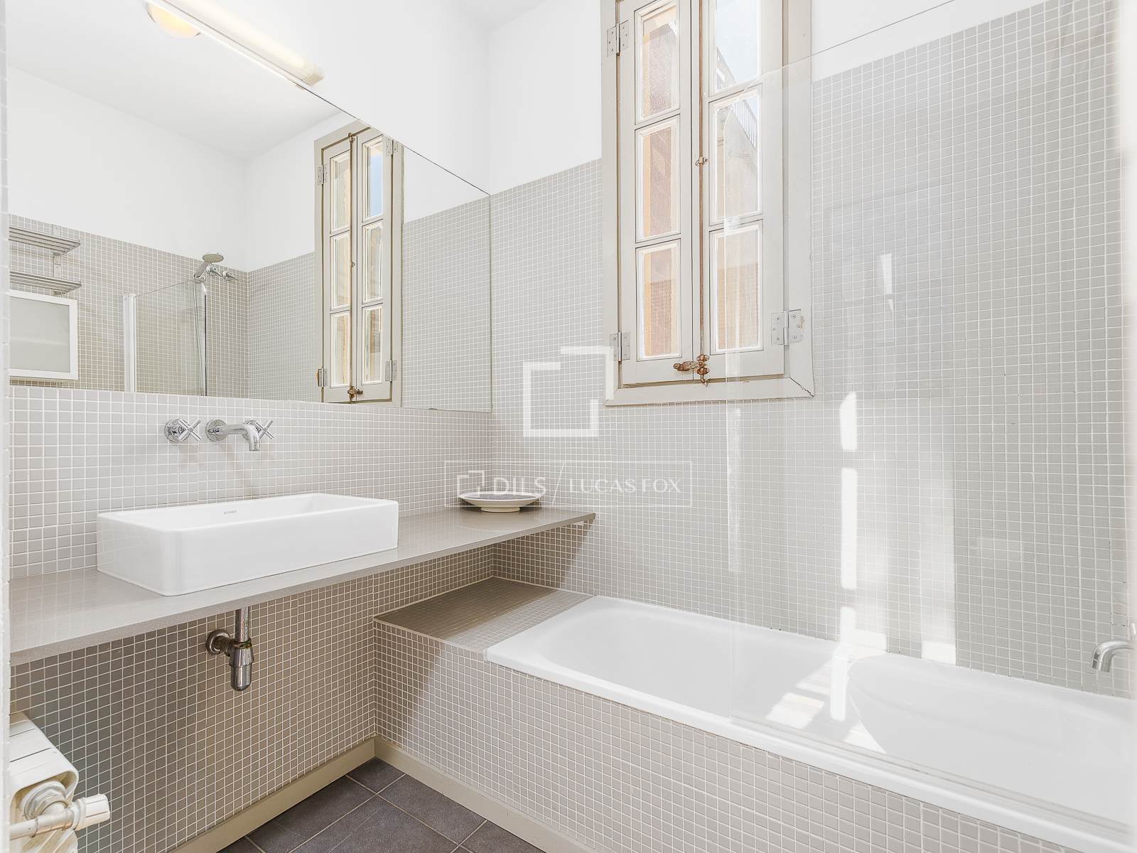 Apartment in Barcelona, Spain 2 bedrooms, 68 sq.m. No. 164613