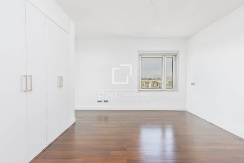 Penthouse for sale in Barcelona, Spain 2 bedrooms, 184 sq.m. No. 164616 - photo 11