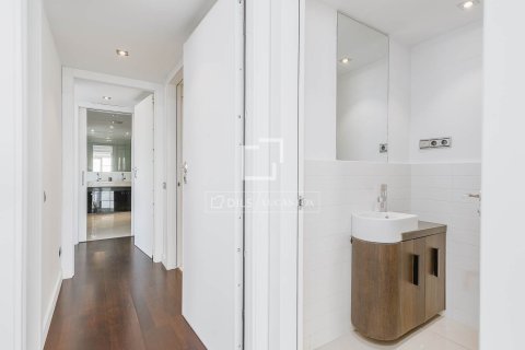 Penthouse for sale in Barcelona, Spain 2 bedrooms, 184 sq.m. No. 164616 - photo 8