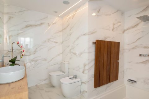 Dom w Sitges, Barcelona, Hiszpania 4 sypialnie, 573 mkw. nr 161558 – zdjęcie 19