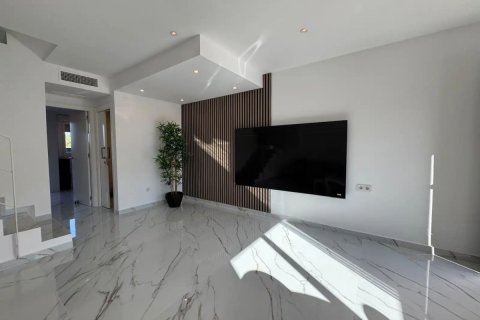 Townhouse for sale in Torrevieja, Alicante, Spain 2 bedrooms, 94 sq.m. No. 189913 - photo 19