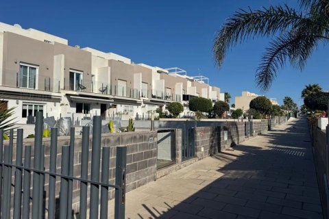 Townhouse for sale in Torrevieja, Alicante, Spain 2 bedrooms, 94 sq.m. No. 189913 - photo 2