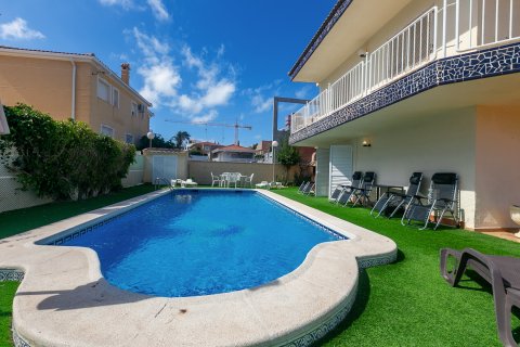 Villa à vendre à La Zenia, Alicante, Espagne, 5 chambres, 293 m2 No. 189915 - photo 4