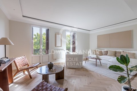 Apartamento en venta en Madrid, España 3 dormitorios, 153 m2 No. 157200 - foto 3