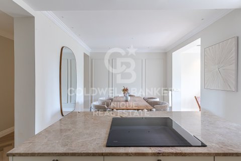 Apartamento en venta en Madrid, España 3 dormitorios, 153 m2 No. 157200 - foto 8