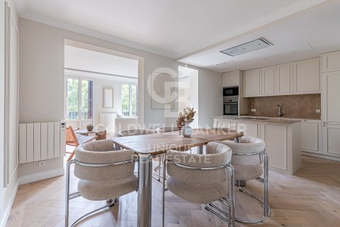 Apartamento en venta en Madrid, España 3 dormitorios, 153 m2 No. 157200 - foto 5