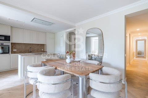 Apartamento en venta en Madrid, España 3 dormitorios, 153 m2 No. 157200 - foto 6