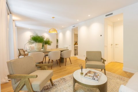Продажа квартиры Мадрид, Испания 3 спальни, 148м2 №106938 - фото 4