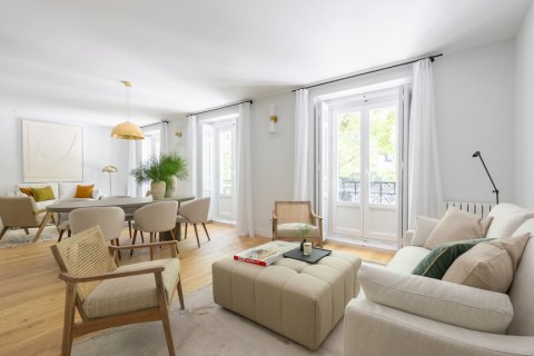 Продажа квартиры Мадрид, Испания 3 спальни, 148м2 №106938 - фото 14