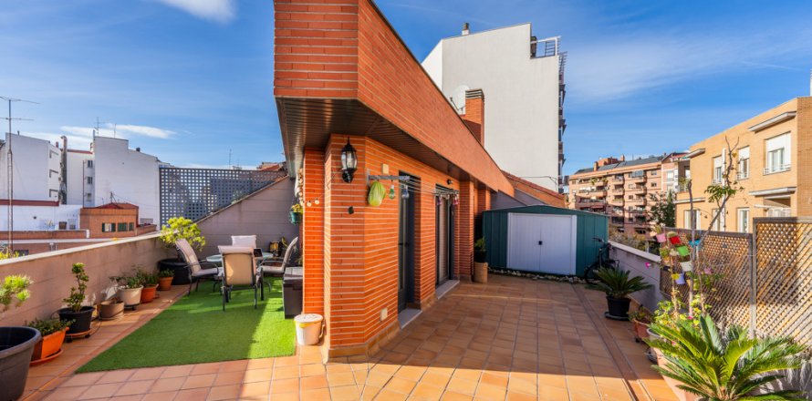 Duplex Madrid, Spain 3 bedrooms, 181 sq.m. No. 106937