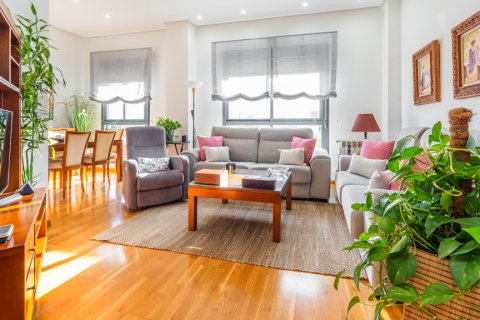 Duplex for sale Madrid, Spain 3 bedrooms, 181 sq.m. No. 106937 - photo 6