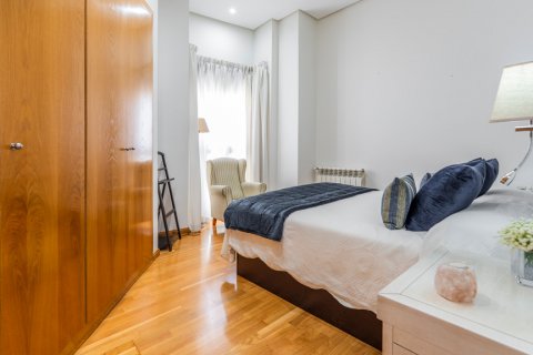 Duplex for sale Madrid, Spain 3 bedrooms, 181 sq.m. No. 106937 - photo 18