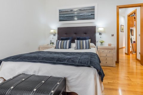 Duplex for sale Madrid, Spain 3 bedrooms, 181 sq.m. No. 106937 - photo 15