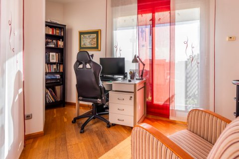 Duplex for sale Madrid, Spain 3 bedrooms, 181 sq.m. No. 106937 - photo 14