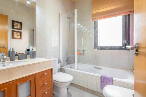Duplex for sale Madrid, Spain 3 bedrooms, 181 sq.m. No. 106937 - photo 28