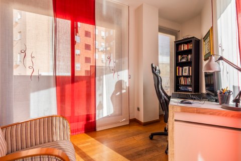 Duplex for sale Madrid, Spain 3 bedrooms, 181 sq.m. No. 106937 - photo 13