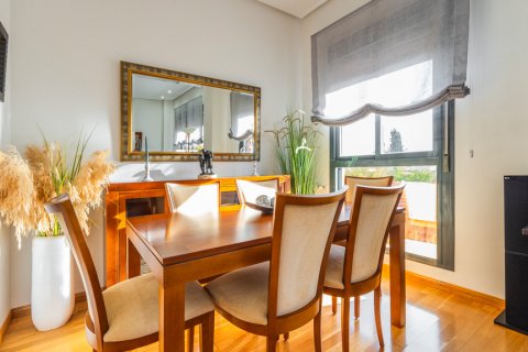 Duplex for sale Madrid, Spain 3 bedrooms, 181 sq.m. No. 106937 - photo 12