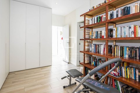 Villa for sale in Bellaterra, Barcelona, Spain 5 bedrooms, 226 sq.m. No. 196237 - photo 26