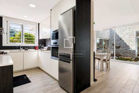 Villa for sale in Bellaterra, Barcelona, Spain 5 bedrooms, 226 sq.m. No. 196237 - photo 21