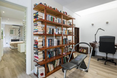 Villa for sale in Bellaterra, Barcelona, Spain 5 bedrooms, 226 sq.m. No. 196237 - photo 24
