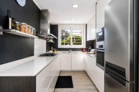Villa for sale in Bellaterra, Barcelona, Spain 5 bedrooms, 226 sq.m. No. 196237 - photo 20