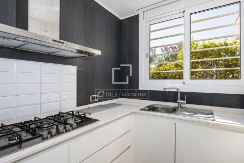 Villa for sale in Bellaterra, Barcelona, Spain 5 bedrooms, 226 sq.m. No. 196237 - photo 19