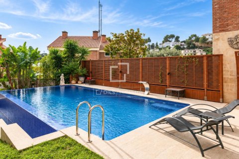 Villa a Castelldefels, Barcelona, Spagna 5 camere da letto, 406 mq. N° 196241