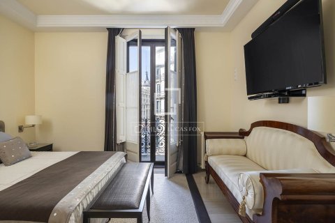 Huoneisto vuokrattavana Barcelona, Espanja, 3 makuuhuonetta, 213 m2 No. 196242 - kuva 22
