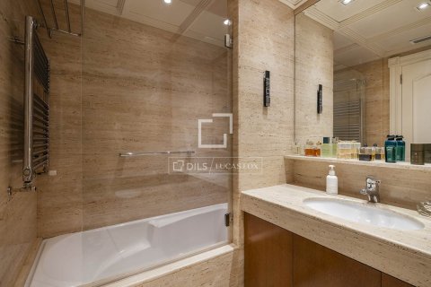 Huoneisto vuokrattavana Barcelona, Espanja, 3 makuuhuonetta, 213 m2 No. 196242 - kuva 21