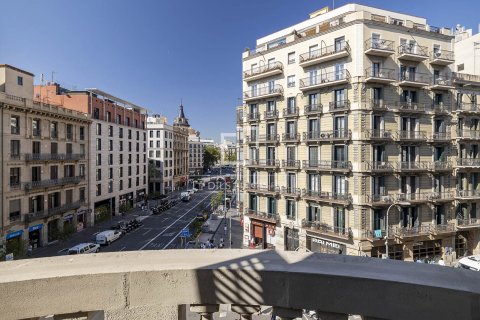 Huoneisto vuokrattavana Barcelona, Espanja, 3 makuuhuonetta, 213 m2 No. 196242 - kuva 8
