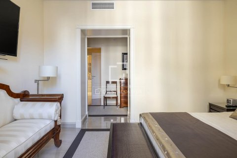 Huoneisto vuokrattavana Barcelona, Espanja, 3 makuuhuonetta, 213 m2 No. 196242 - kuva 25