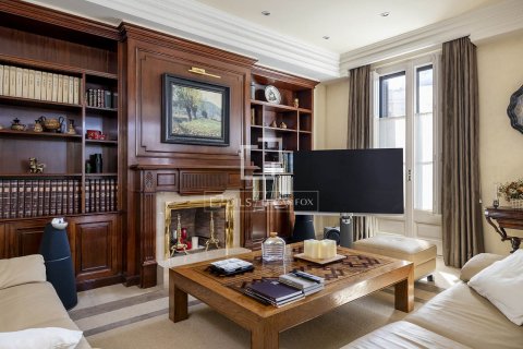 Huoneisto vuokrattavana Barcelona, Espanja, 3 makuuhuonetta, 213 m2 No. 196242 - kuva 4