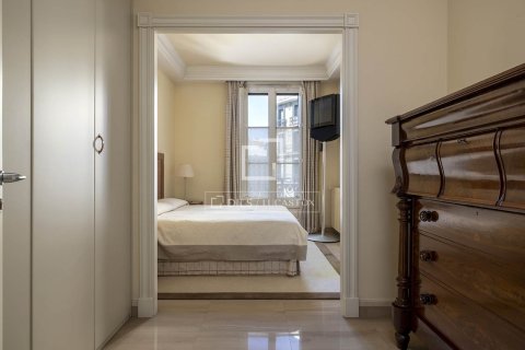 Huoneisto vuokrattavana Barcelona, Espanja, 3 makuuhuonetta, 213 m2 No. 196242 - kuva 16