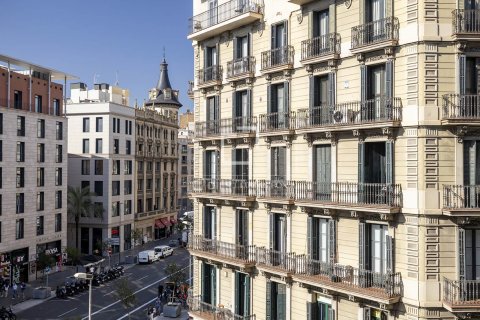 Huoneisto vuokrattavana Barcelona, Espanja, 3 makuuhuonetta, 213 m2 No. 196242 - kuva 23